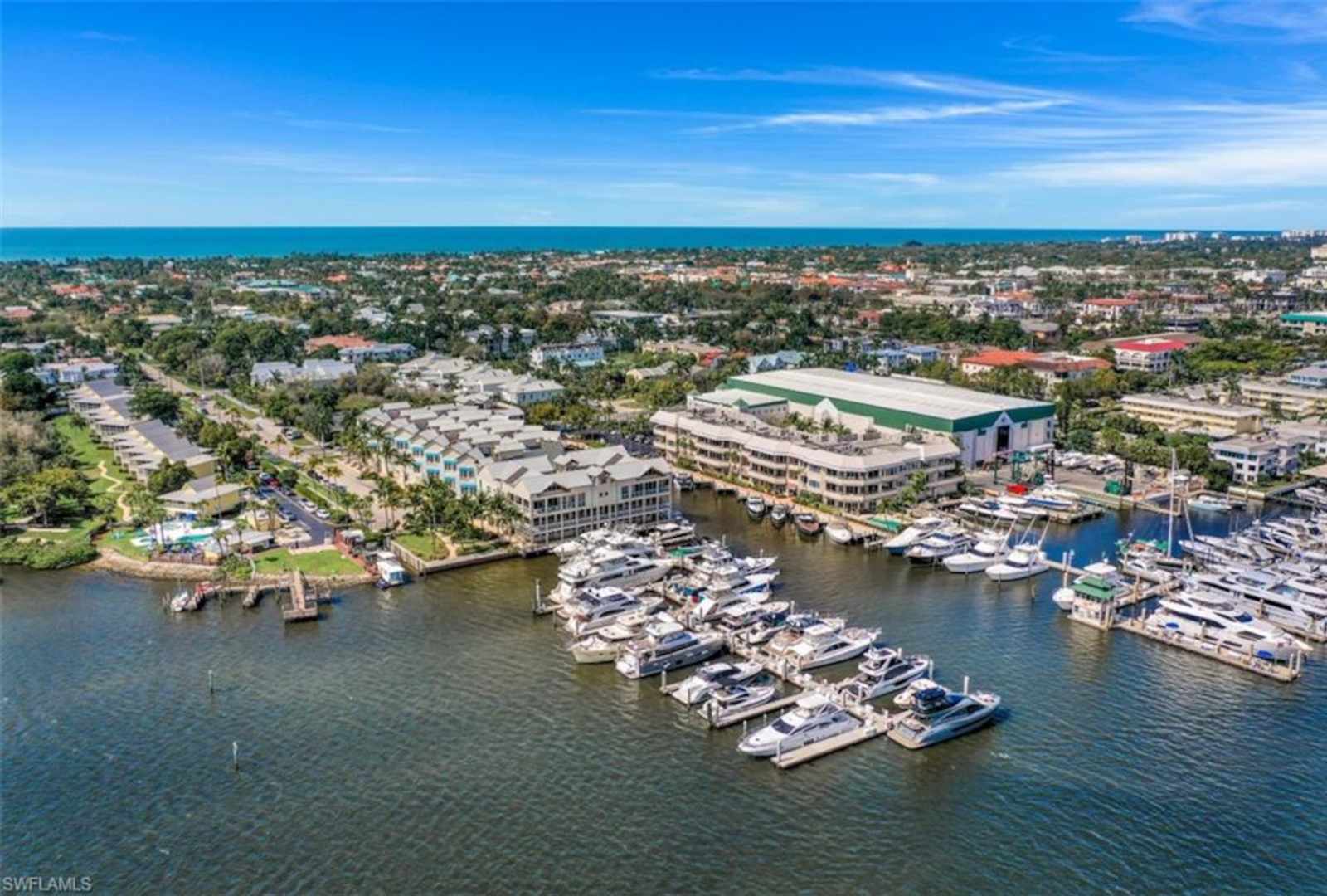 Great Location in Olde Naples, FL